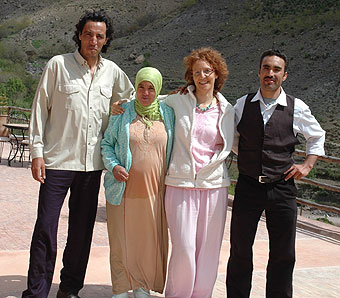 L'&eacute;quipe de "Aux Lumi&egrave;res de Toubkal"