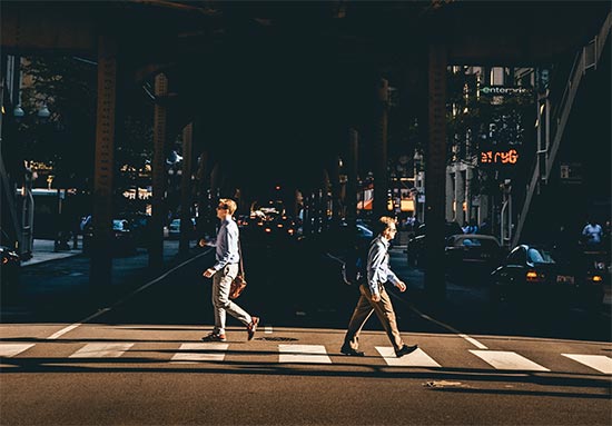 marcher dans la ville