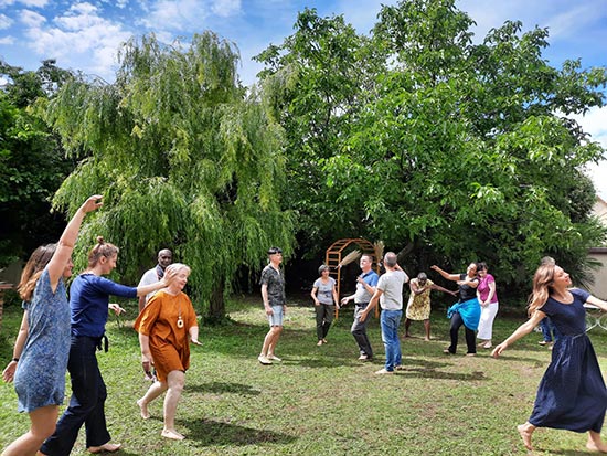 danse au centre cosmic flow