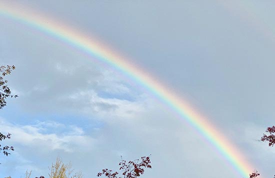 arc en ciel dans le ciel