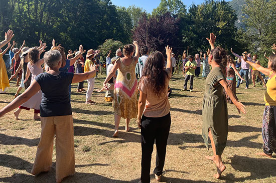 Les Danses de la Paix Universelle