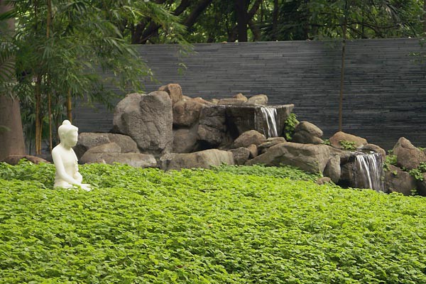 statue dans le jardin